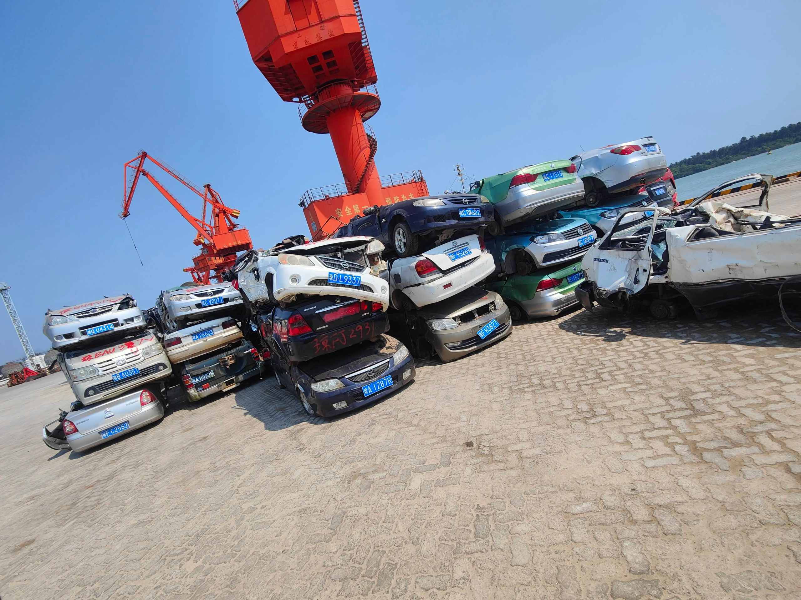 9ef2e44fc28a45879be269e4a2581ea1